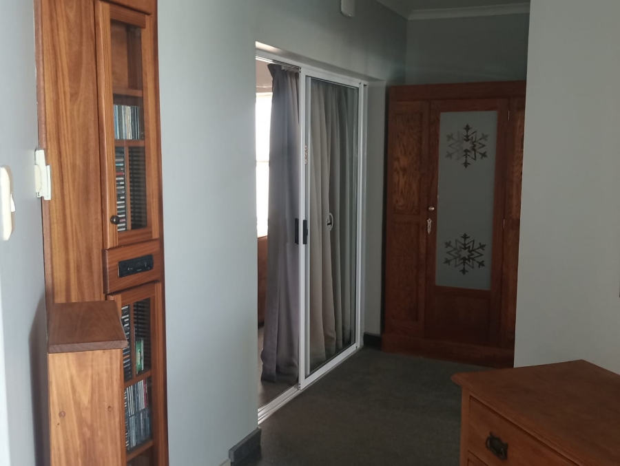 5 Bedroom Property for Sale in Jeffreys Bay Central Eastern Cape